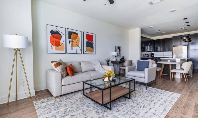 Fort Worth Apartamento | Landing at The Standard River District - 1 Bedr...