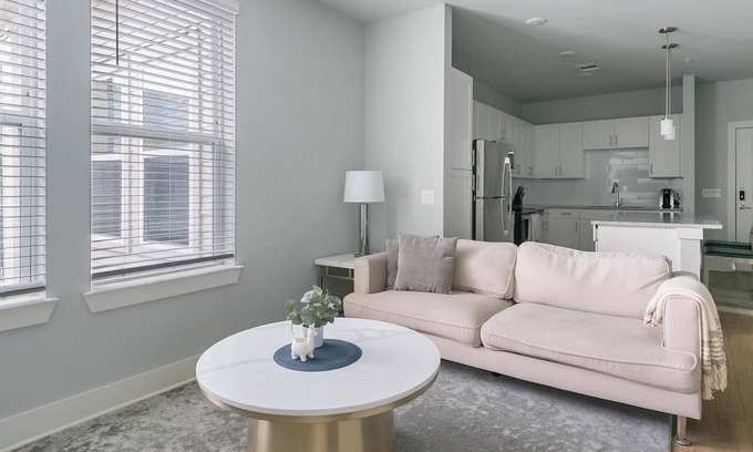 Conroe Apartamento | Landing | Incredible 1BD, Yoga Studio, Pool