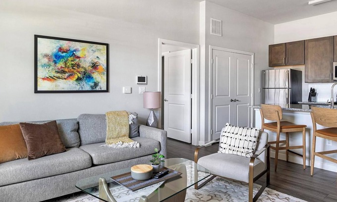 Dallas Apartamento | Landing | Stunning 1BD, Pool, Gym