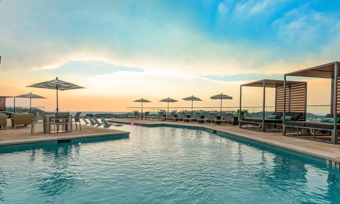 Austin Apartamento | Landing | Modern 1BD, Clubhouse, Pool