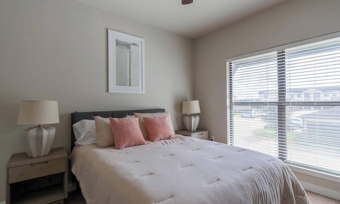 Katy Apartamento | Landing | Spectacular 1BD, Gym, Pool