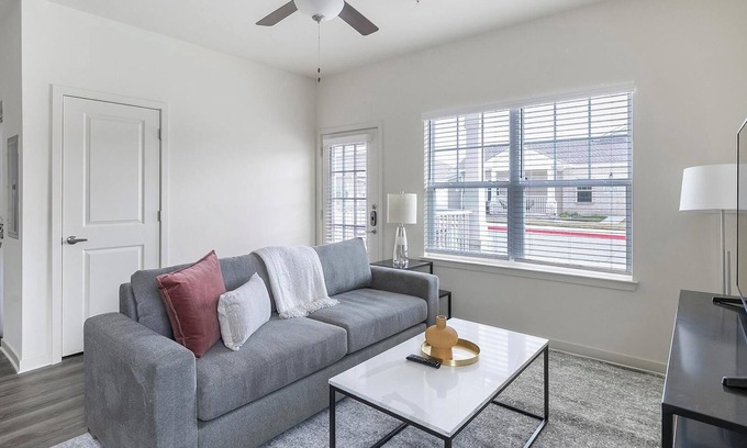 Fort Worth Apartamento | Landing | Stunning 1BD, Yoga Studio, Gym
