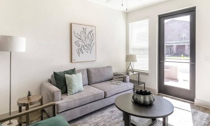 Huntsville Apartamento | Landing | Incredible 1BD, Clubhouse, Gym