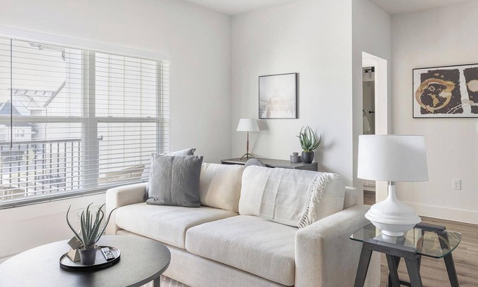 Venus Apartamento | Landing | Stunning 2BD, Clubhouse, Gym