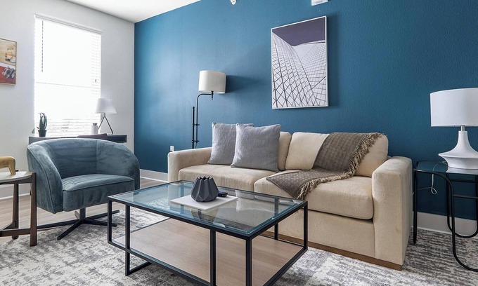 Austin Apartamento | Landing | Stylish 1BD, Gym, Pool
