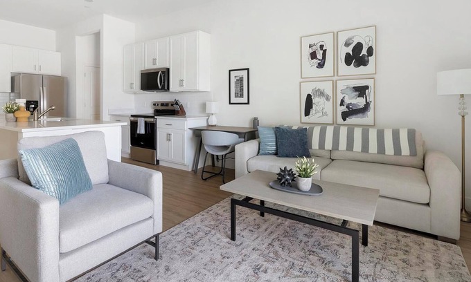 Casas Adobes Apartamento | Landing | Modern 2BD, Pool