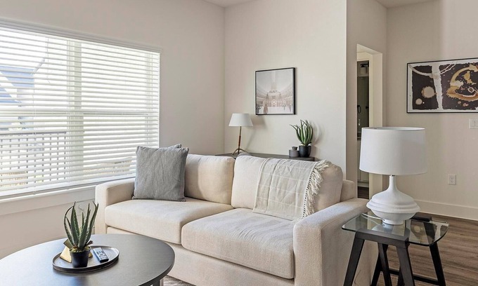 Venus Apartamento | Landing | Amazing 2BD, Pool, Clubhouse