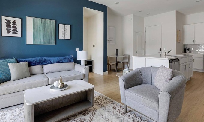 Casas Adobes Apartamento | Landing | Stylish 2BD, Pool