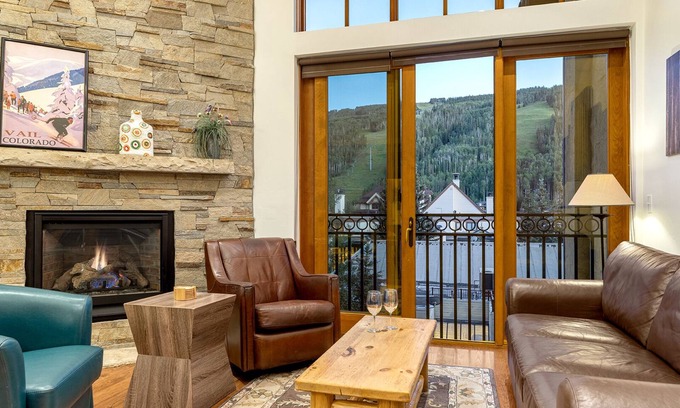 Vail Condominio | Actualizado, Gran Vista | El hito | L214