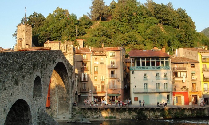 Rocabruna Casa | Masía rural para 18 personas en Camprodón con wifi gratis. Pirineo Catalán