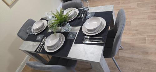 Warwick Apartamento | Langcliffe House - 3 Bed, Sleeps 5 - Garden, Parking & Wifi - Warwick