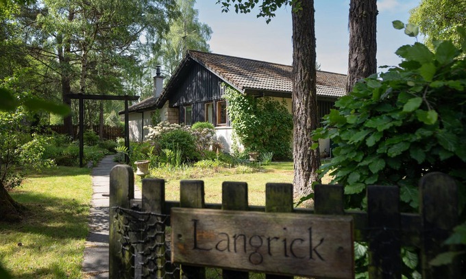 Nethy Bridge Casa | Langrick - a bungalow that sleeps 10 guests in 5 bedrooms