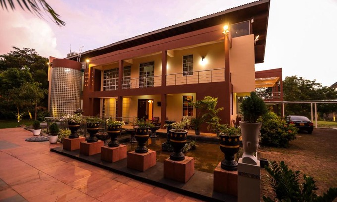 Piliyandala Casa | Lanka Lake Villa, Bolgoda