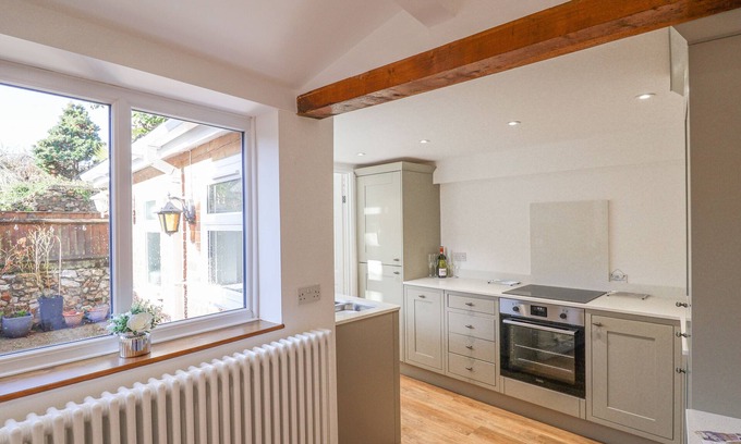 Colyton Cabaña | LANTERN COTTAGE, family friendly, with open fire in Colyton