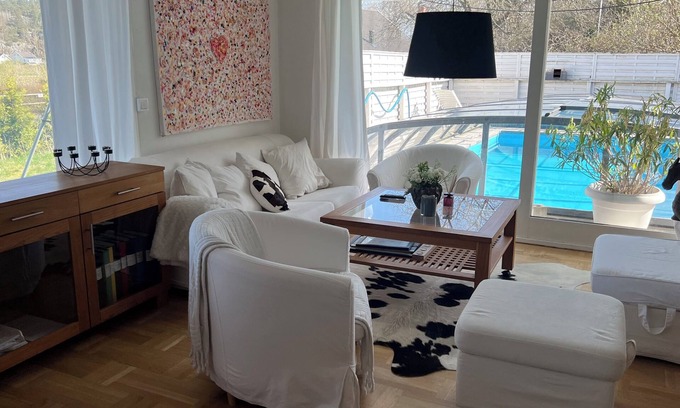 Saro Casa | Lantligt Boende Nära Stan, hav & Natur