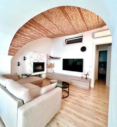 Castro Casa | L’Arco sul Lago Gold Apartment