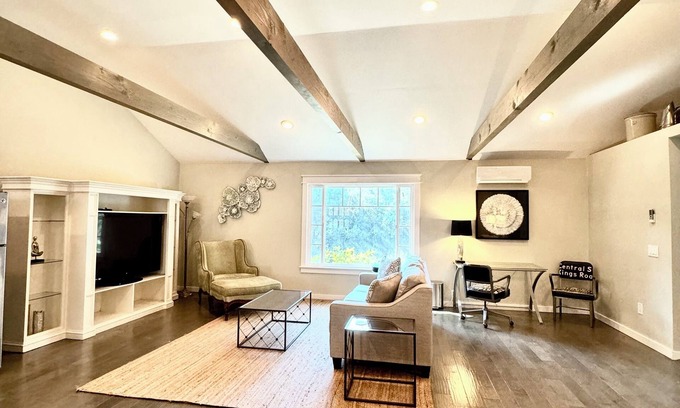 Saratoga Cabaña | Large 1 Bdrm - Saratoga Cottage - convenient to Silicon Valley-Laundry, AC
