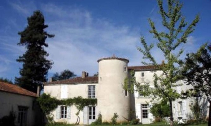 Rancogne Casa | Large 16th-century family home