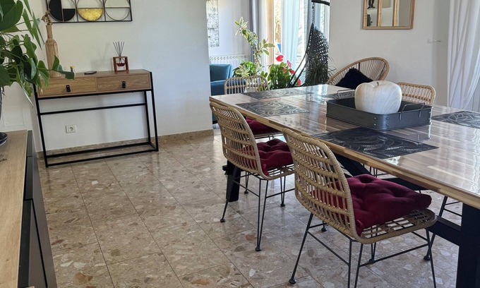 Saint-Privat-des-Vieux Casa | Large 240 m2 house with 15/7 m swimming pool