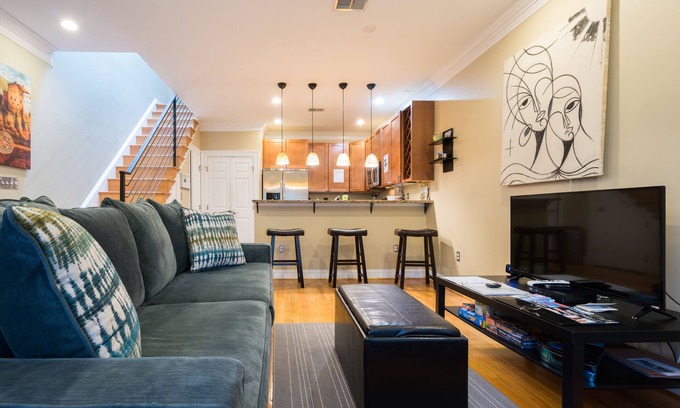 Bloomingdale Casa | Gran 2BR 2. 5 BA Downtown DC