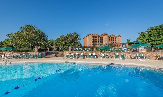 Branson Villa | Condominio para familias con Wi-Fi, piscinas en el complejo, restaurantes y lugares de entretenimiento cercanos