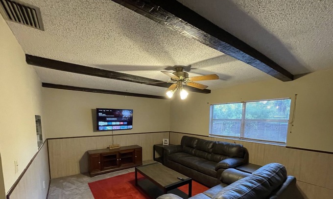Greater Pinellas Point Casa | Large 3/2 House in Beautiful St Pete Florida