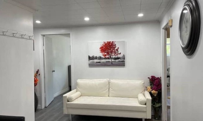 Scarborough Apartamento | Large 3 BDR apt. free parking near Bluffers