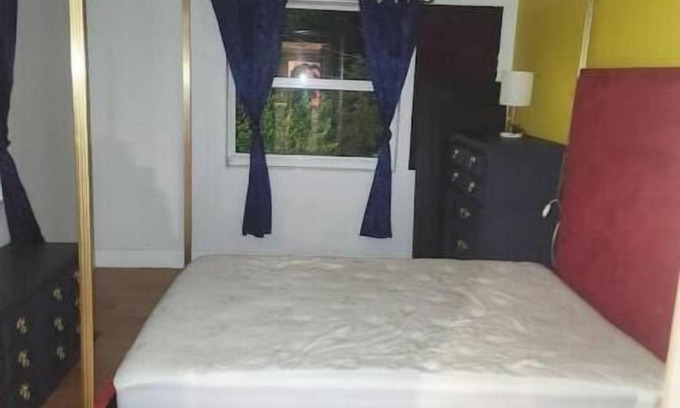 Fort Myers Apartamento | Large 3 bedroom 1 bath near downtown Ft. Myers