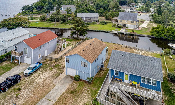 Colington Casa | Large 3BR Bayview Dog Friendly | Pool | Deck