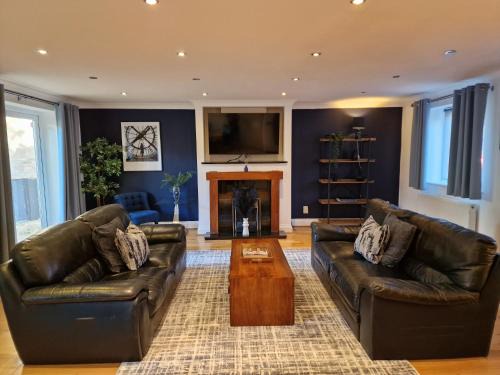 Headington Casa | Large 4-bed house for up to 7 guests w 2x parking