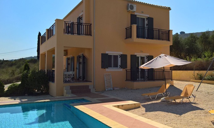 Paliki Villa | Large dos pisos Villa, fabulosas vistas al mar piscina privada con asiento Jacuzzi, Wfi