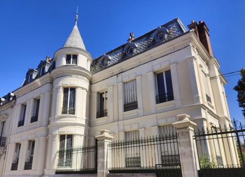 Nemours Apartamento | large 5-bedroom 2 floor apartment 200 m2