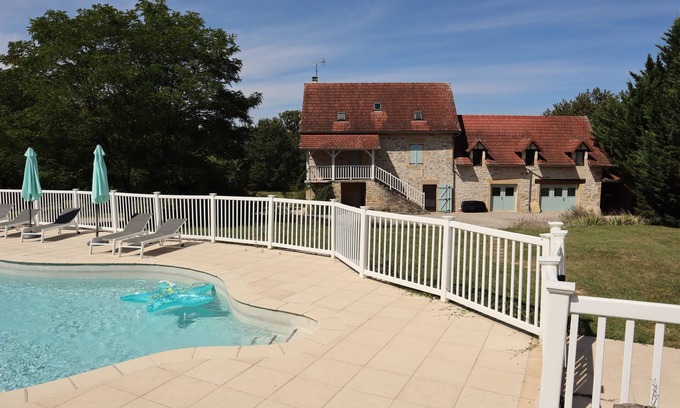 Caylus Casa | Gran casa de 5 dormitorios en Parisot, Tarn y Garona con piscina de 15 m