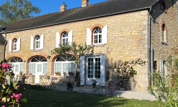 Arconnay Casa | Large 7-bedroom house with swimming pool