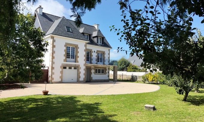 Crach Casa | Large and beautiful house close to beaches and shops