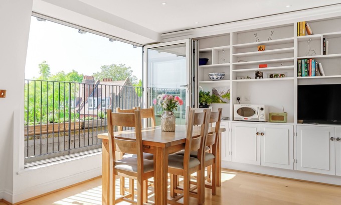 Addison Apartamento | Large and Bright Victorian Townhouse with rapid transport links all over London