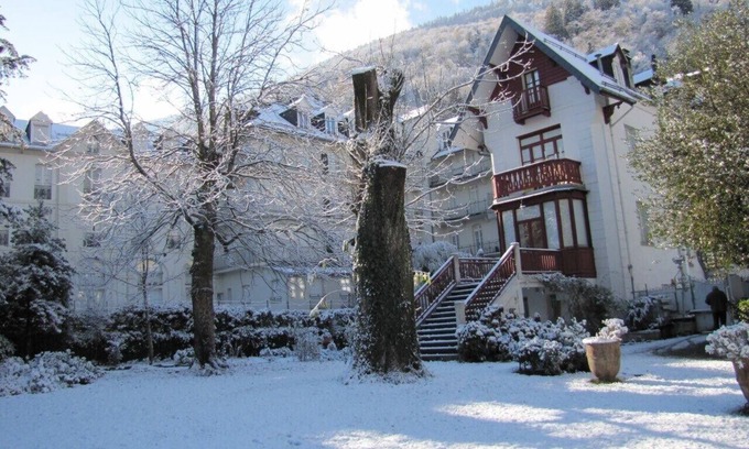Bagneres-de-Luchon Villa | gran casa con encanto centro de la ciudad jardín