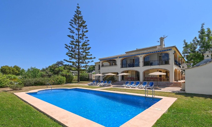 Javea Villa | Villa grande y confortable en Jávea, Costa Blanca, España con piscina privada para 14 personas