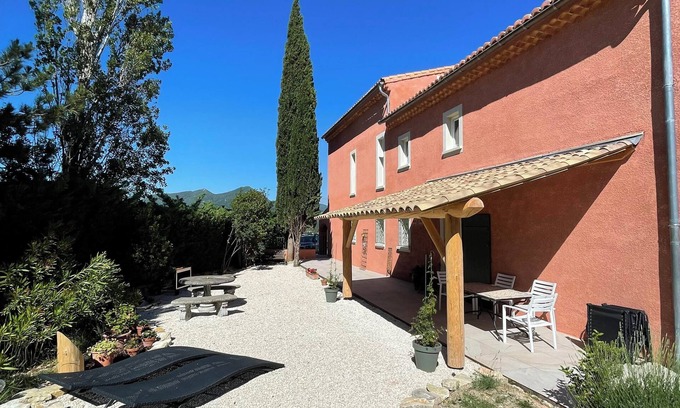 Mirabel-aux-Baronnies Apartamento | Large apartment for 4 people in a house with swimming pool
