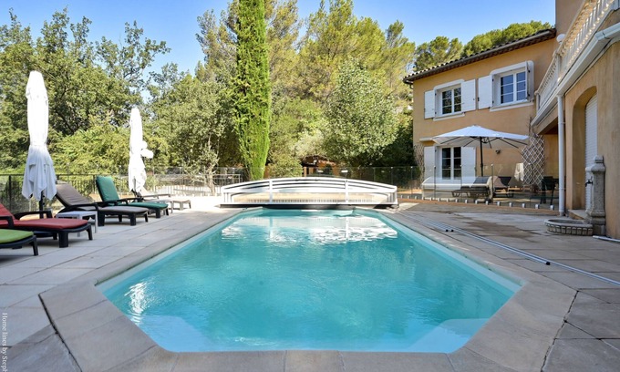 La Bouilladisse Apartamento | Large apartment with terrace and pool view
