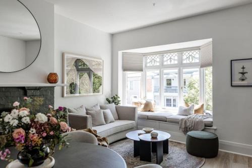 Launceston CBD Apartamento | Large Apartment in Launceston- Timeless Luxury