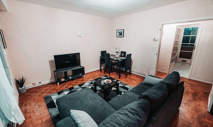 Lormont Apartamento | Large apartment in Lormont near Bordeaux center