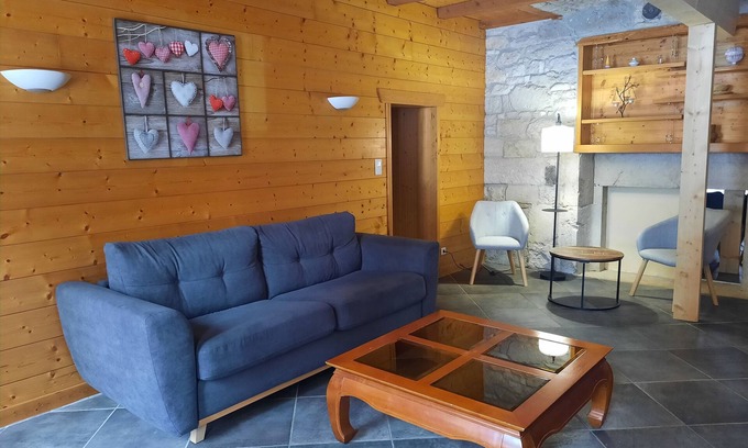 Premanon Apartamento | Large apartment in village center with direct access to ski and hiking trails