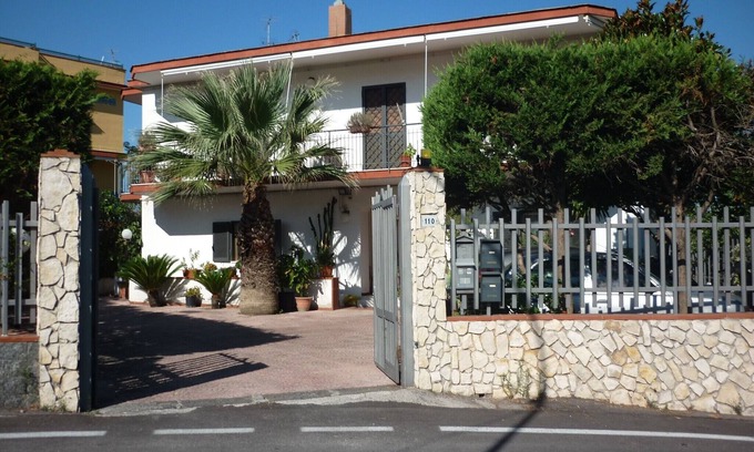 San Sebastiano al Vesuvio Apartamento | Amplio apartamento cerca de Nápoles, el Vesubio, Pompeya, Capri, Ischia, Amalfi.