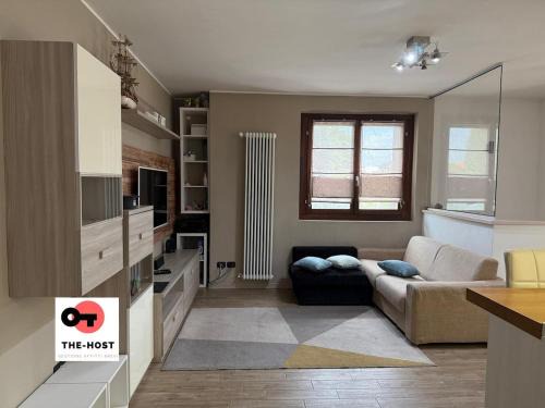 Giussano Apartamento | Large apartment with garden and cinema room