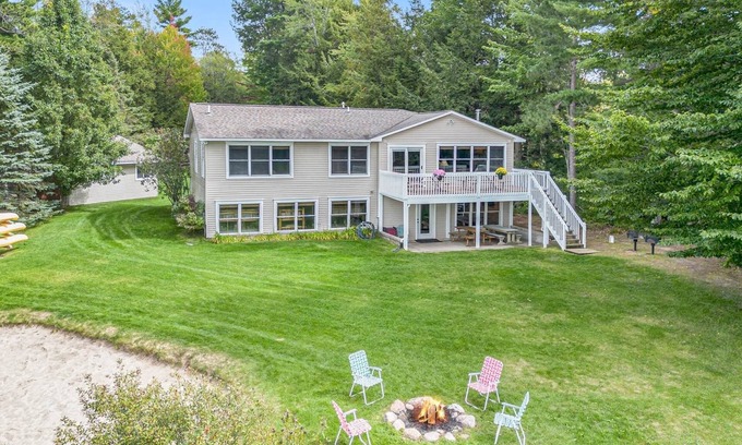 Interlochen Casa | Large Beach Front Property, 3 Kayaks Include!