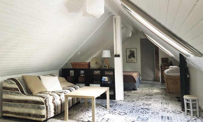 Trigueres Cama Y Desayuno | Vivienda encima del estudio de un artista.
