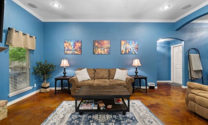 Belton Casa | Large Belton Home near Expo Ctr