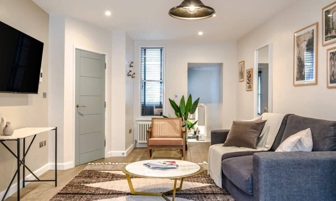 Chinatown Apartamento | Large Boutique Studio in Chinatown