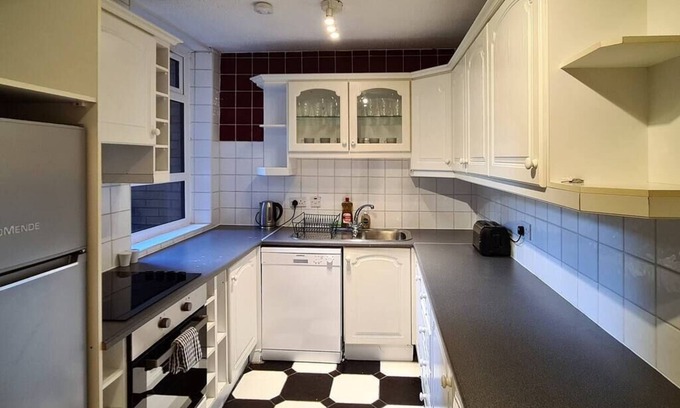 Rathmines Apartamento | Large Bright Apt with Balcony, South Dublin City